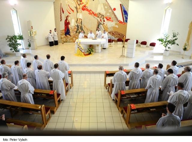 Centrum Lukov Dvor už ponúka svoje aktivity aj pre kňazov