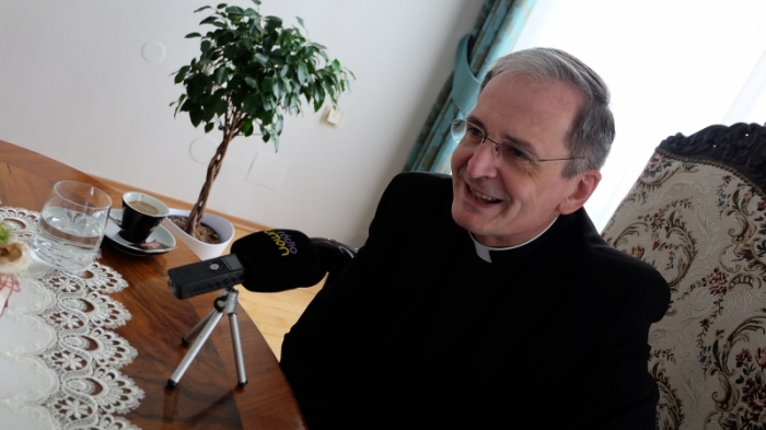 ZAOSTRENÉ: S arcibiskupom Zvolenským o obnovení bohoslužieb a kampaniach proti Cirkvi