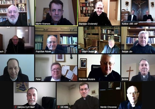 Biskupi reagujú na kampane vyzývajúce neprihlásiť sa k cirkvi