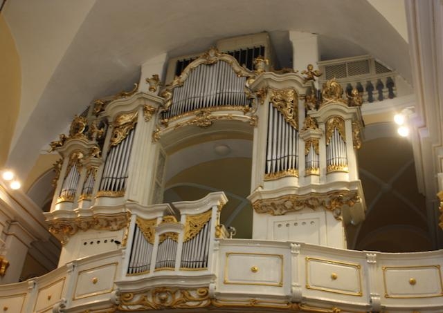 Kostol milosrdných bratov v centre Bratislavy ponúkol veriacim prvý raz po dlhej dobe večerný benefičný koncert