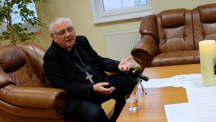 Biskup Tomáš Galis: Krstím v mnohodetných rodinách