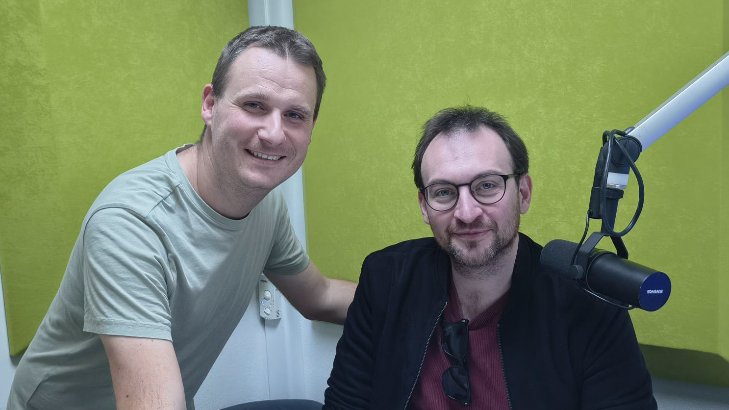 Jiří Miroslav Procházka v štúdiu s moderátorom Jánom Heribanom. © Rádio LUMEN