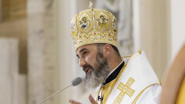 Vladyka Jonáš Maxim, prešovský arcibiskup metropolita, hlava Gréckokatolíckej cirkvi na Slovensku počas archijerejskej božskej liturgie sv. Jána Zlatoústeho. Foto: Tomáš Fečo. Zdroj: https://www.tkkbs.sk
