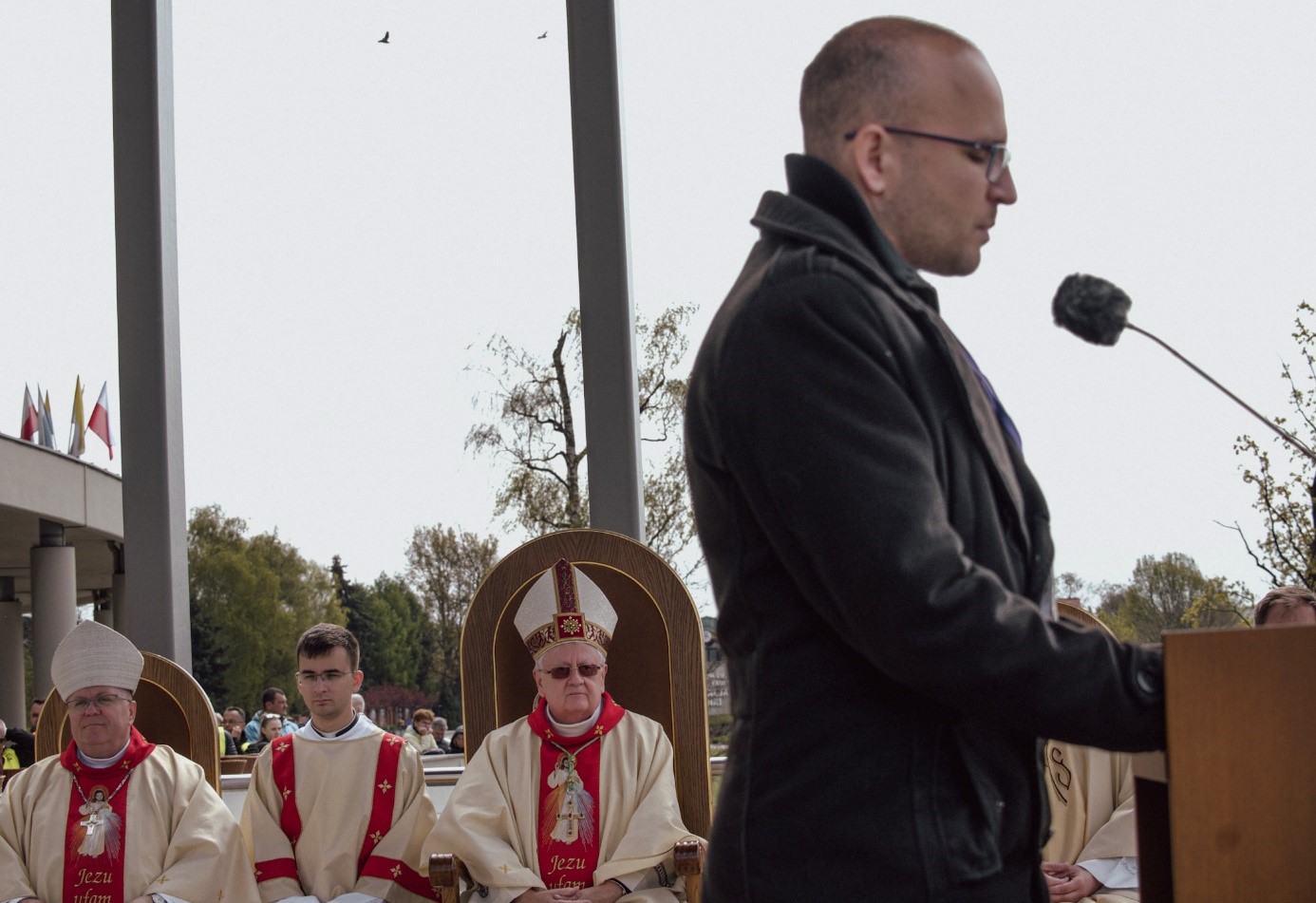 O tom, čo  čaká Rádio LUMEN, ale aj o vďačnosti za priazeň poslucháčov hovoril v popoludňajšom bloku konateľ Rádia LUMEN Ivo Novák. V pozadí otec biskup Mons. Stanislav Stolárik 