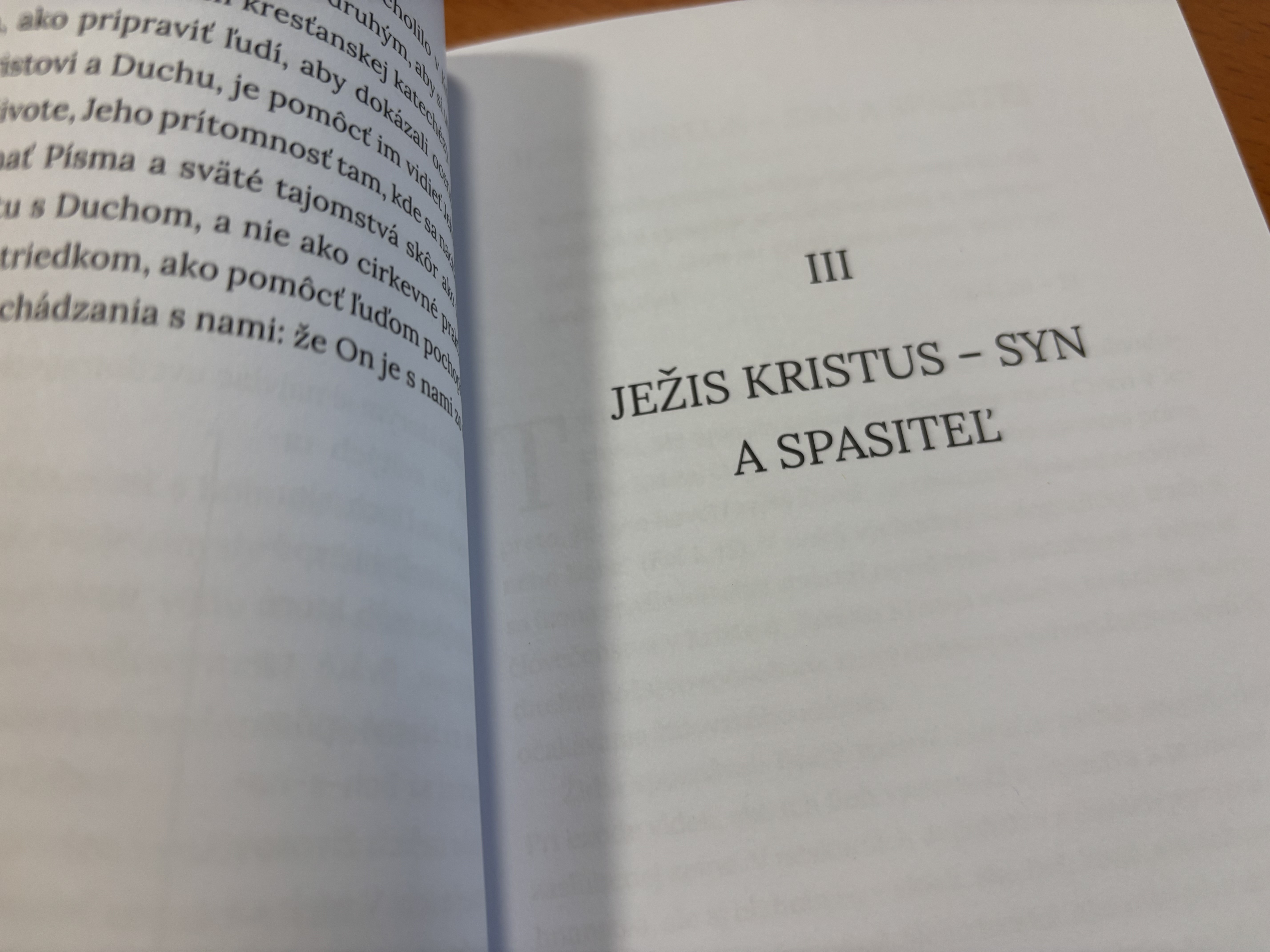 Publikáciu Očami viery preložil do slovenčiny náboženský redaktor otec Ján Krupa
