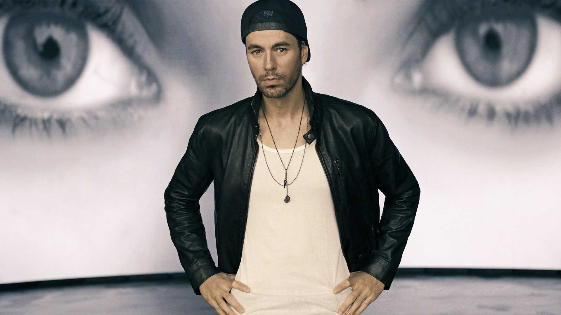 Enrique Iglesias dnes najradšej hovorí o svojej rodine, deťoch a o tom, čo ho drží pri hudbe už od tínedžerských rokov. Pred koncertom v Bratislave poskytol exkluzívny rozhovor.  (Foto: Agentúra AMADEUS)